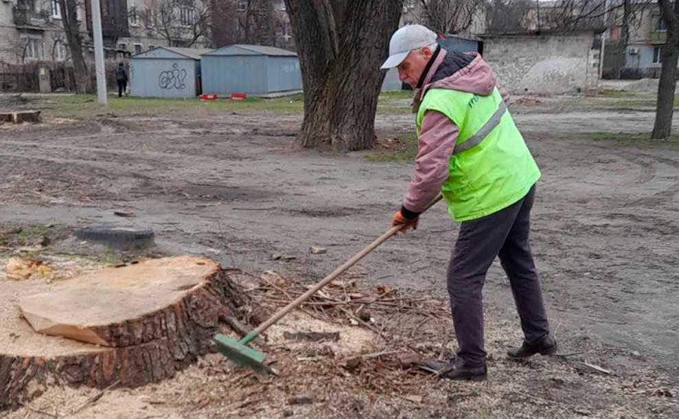 Протягом березня працівники «Екології-Д» активно прибирають місто