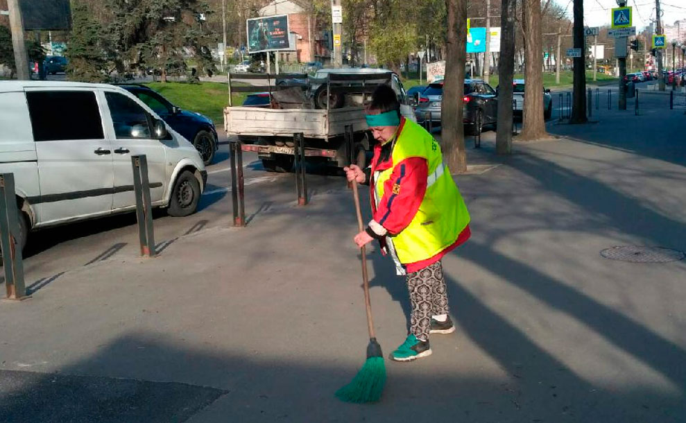 Робітники "Екологія-Д" - Гарантія якості та своєчасного прибирання сміття
