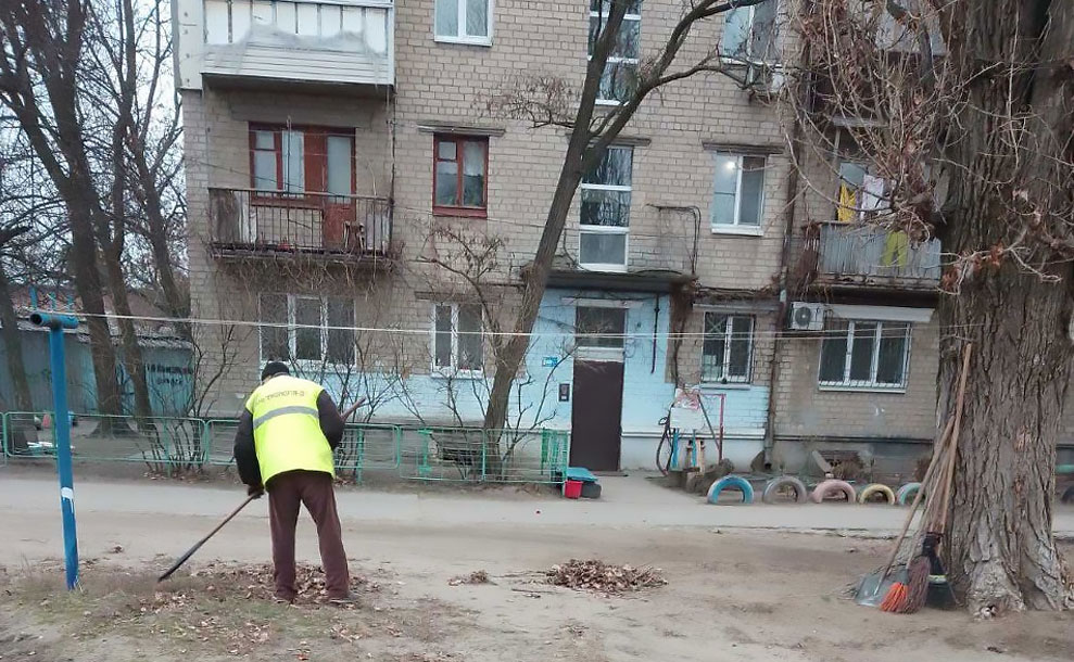 Зимове прибирання прибудинкових територій – наш пріоритет