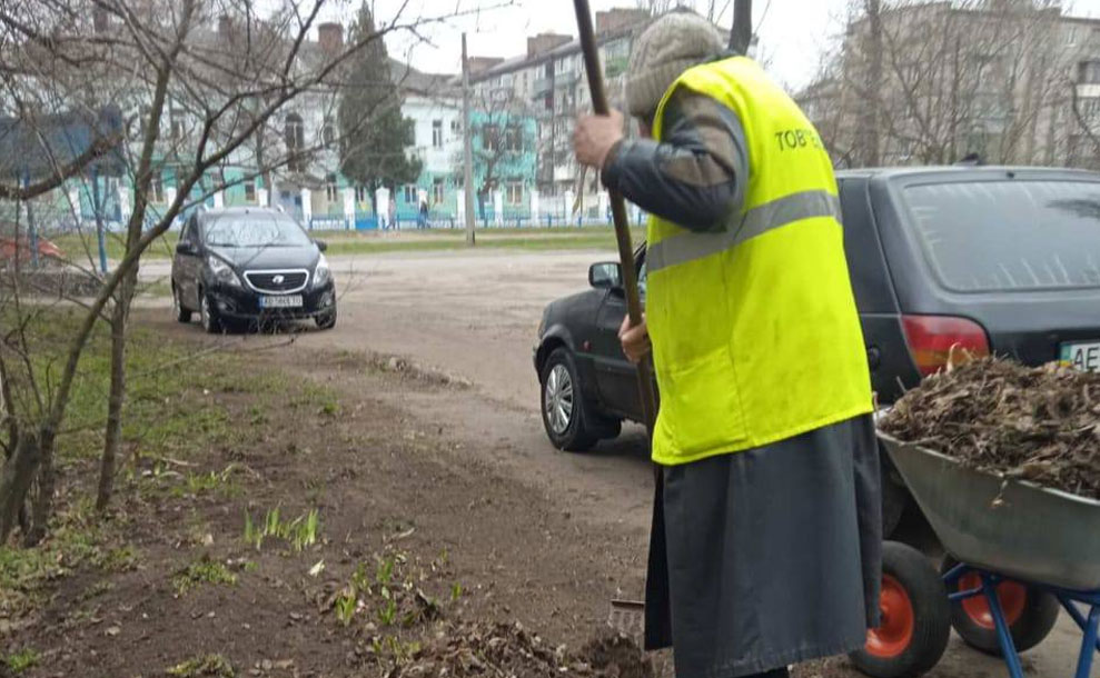 Місто оживає: як «Екологія-Д» прибирає вулиці після зими