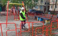 Прибирання опалого листя