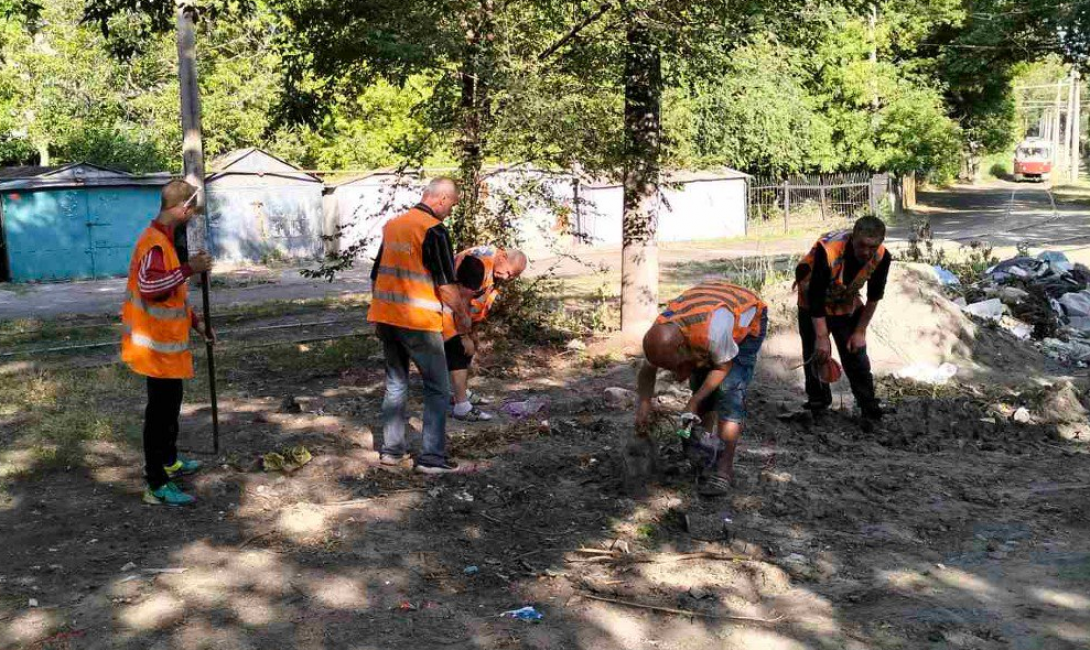 Прибирання негабаритного сміття