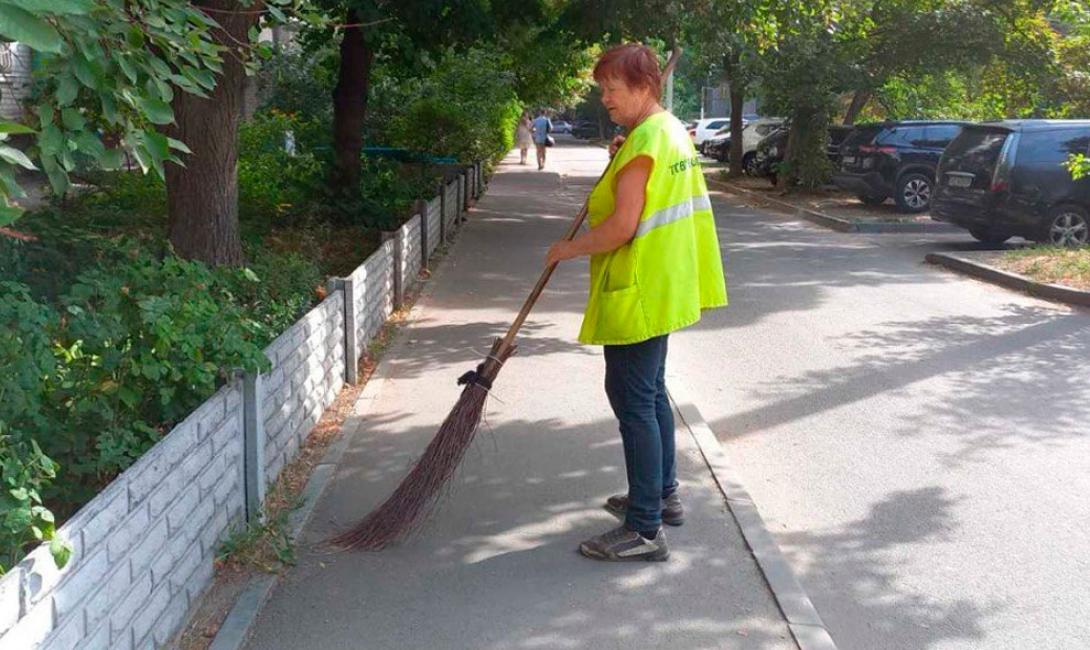 Належний догляд за прибудинковими територіями від Екологія-Д